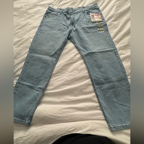 Brand New Wrangler 44/30 Jeans - Picture 2 of 3
